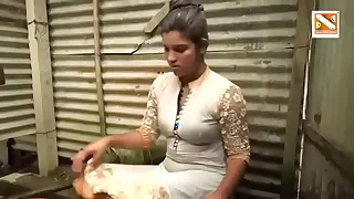 বৌদির চান করা দেখলাম